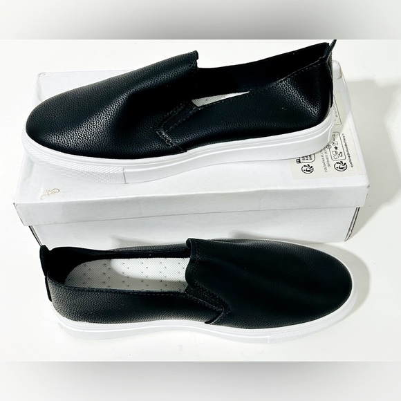 SHEIN ☀️Sz 7.5 Black W/White Trim Athletic Shoe / NIB - Picture 2 of 11